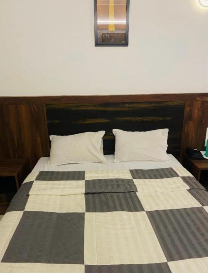 Hotel Shree Sai Shirdi Eksteriør billede
